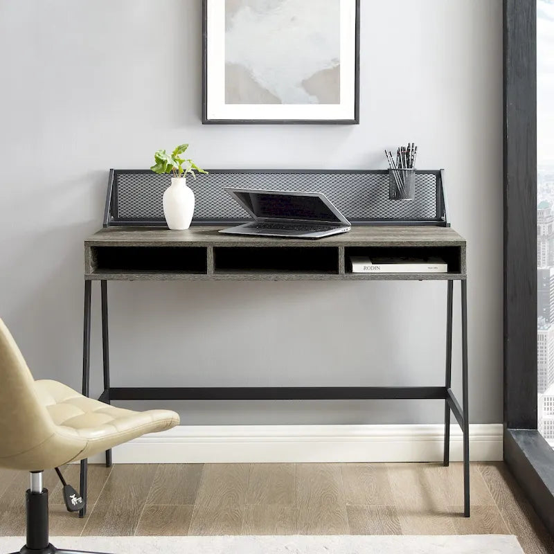 42-inch industrieel schrijfbureau met geperforeerde achterkant en opbergvakken