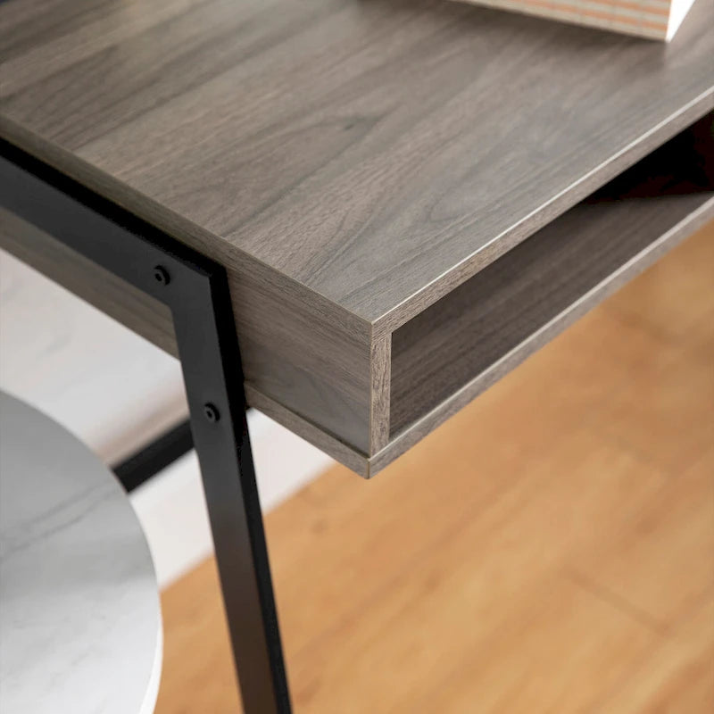 42-inch industrieel schrijfbureau met geperforeerde achterkant en opbergvakken