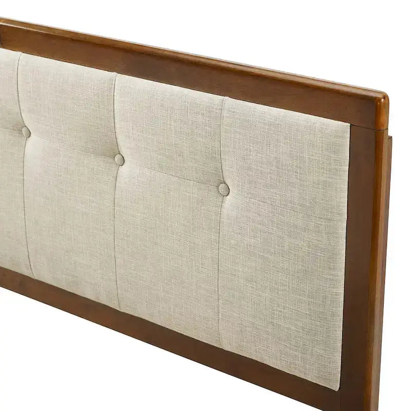 Beige stoffen gecapitonneerd houten kingsize hoofdbord