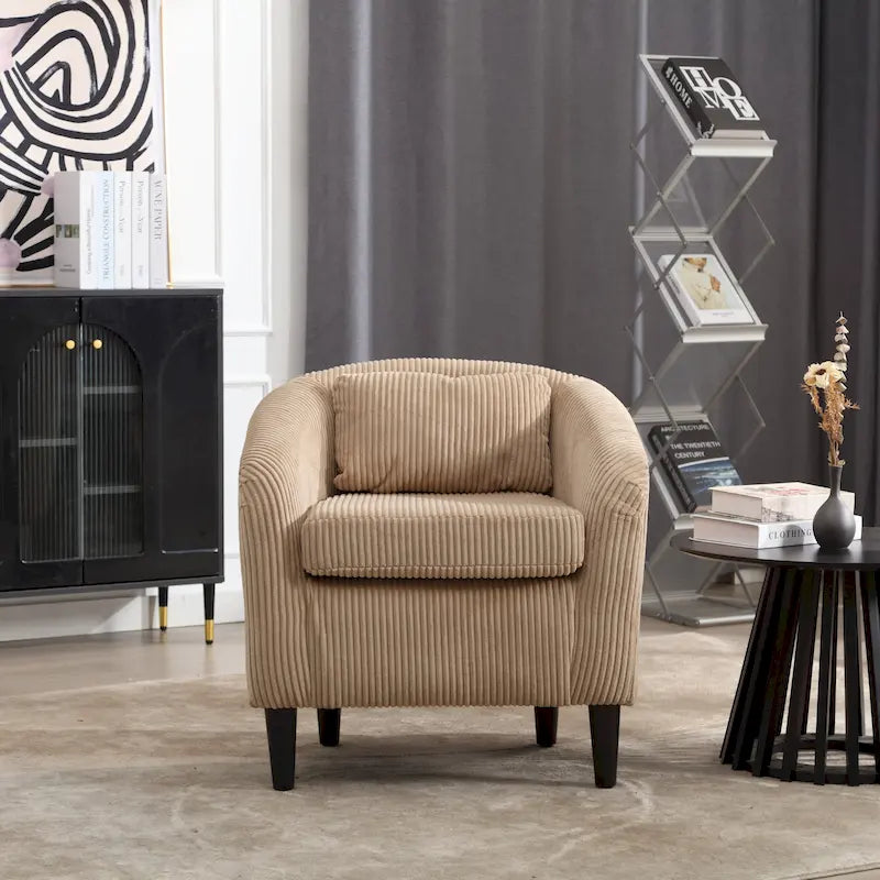 Stoffen fauteuil met kussen en en sierkussen