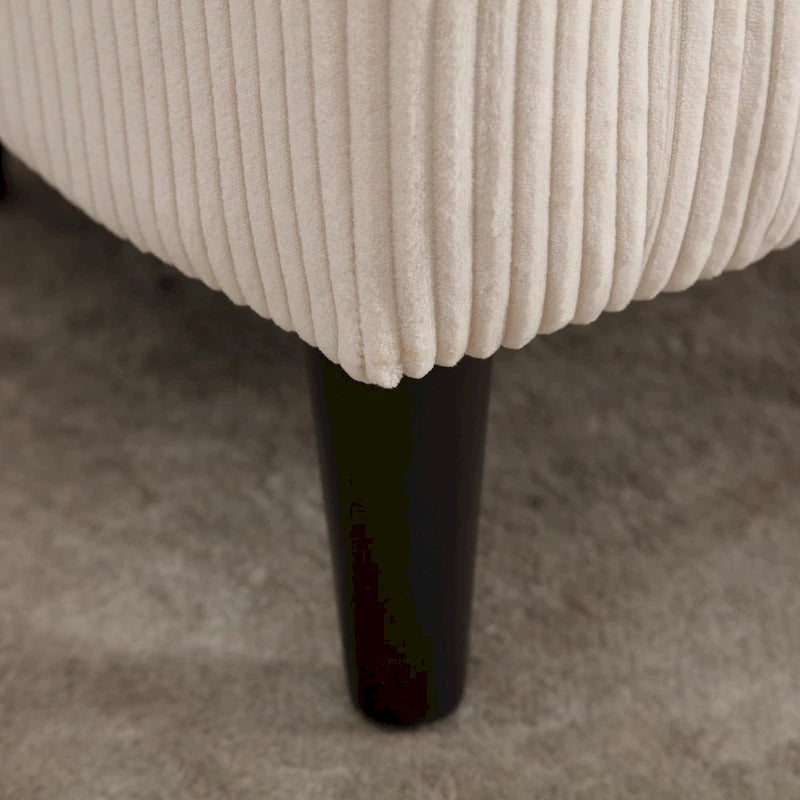 Stoffen fauteuil met kussen en en sierkussen