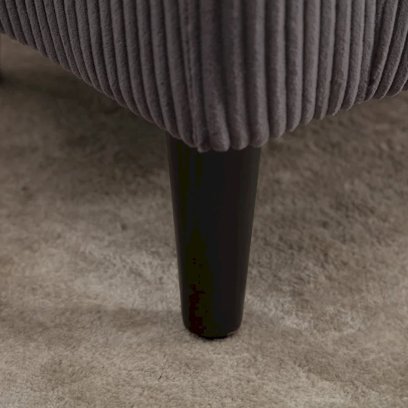Stoffen fauteuil met kussen en en sierkussen